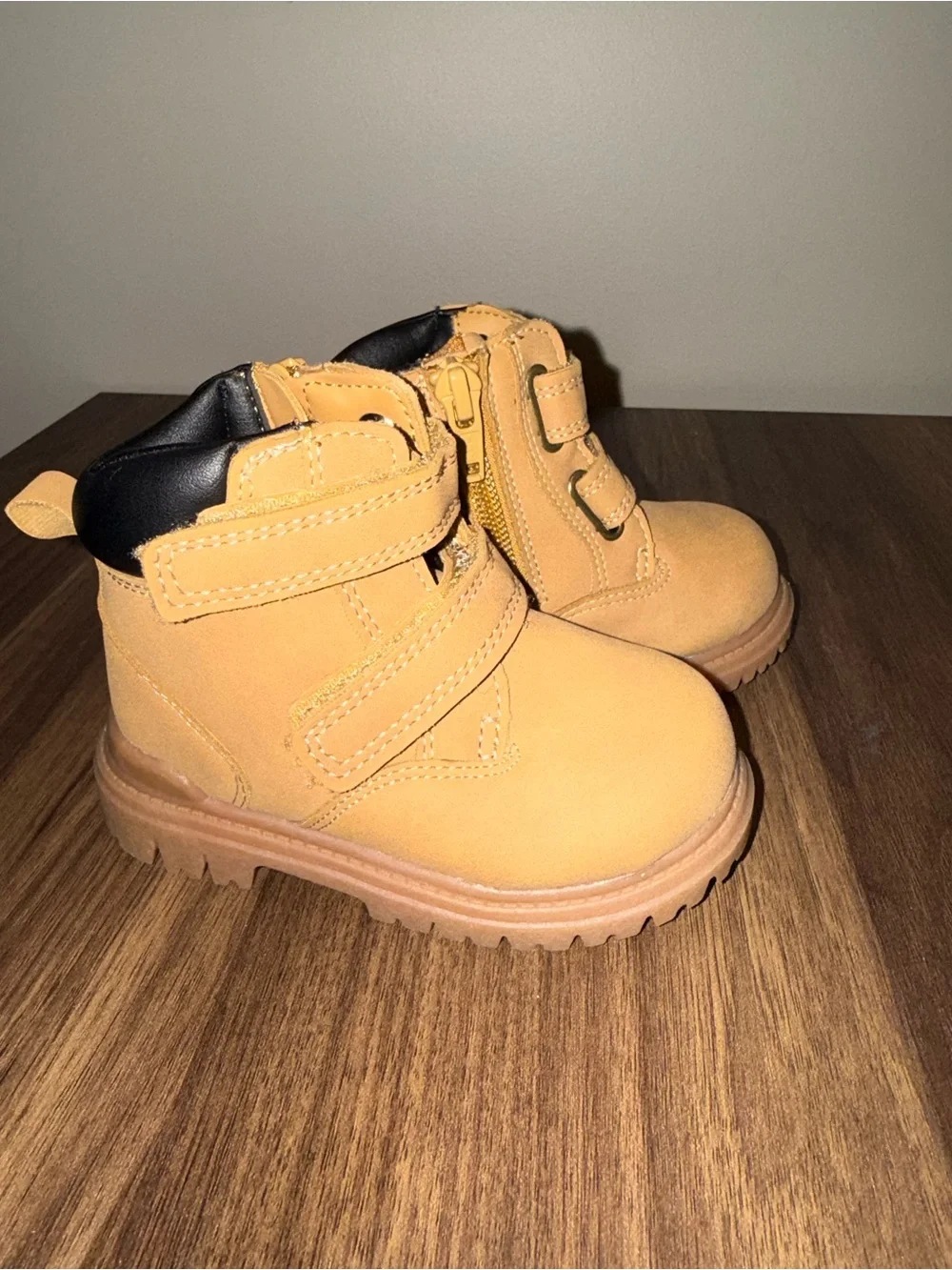 🆕NWOT wonder nation Boots baby size 5